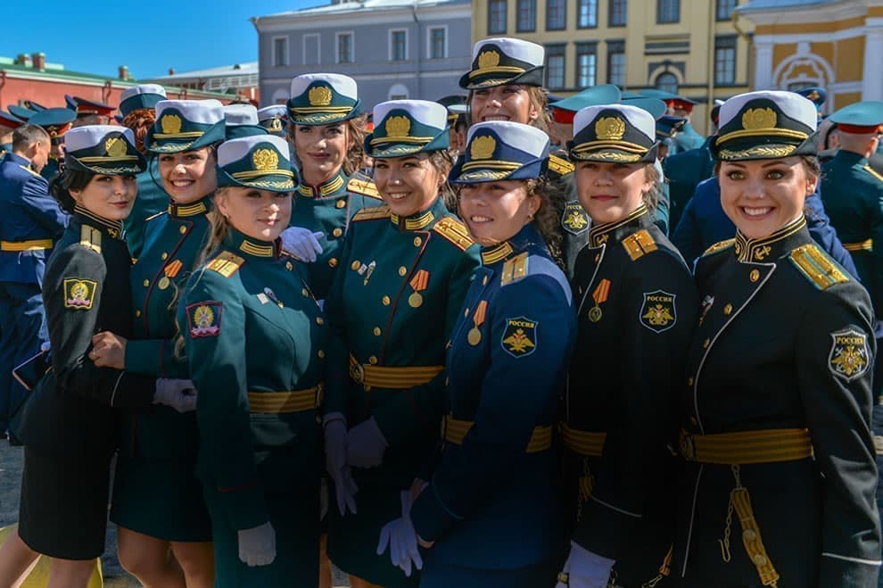 в день победы вузы сухопутных войск выпустят 1600 офицеров в день победы вузы сухопутных войск выпустят 1600 офицеров